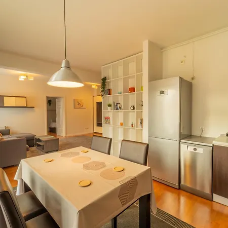 شقة Cozy Semi-central With Free Parking And Workspace كلوج-نابوكا