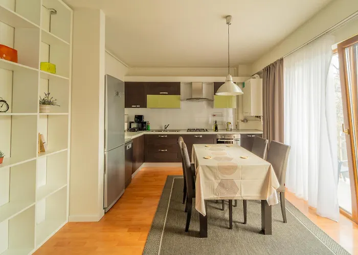 Cozy Semi-central With Free Parking And Workspace * Kaloşvar