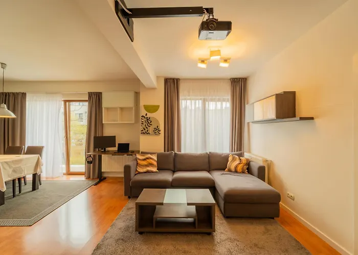 Cozy Semi-central With Free Parking And Workspace *