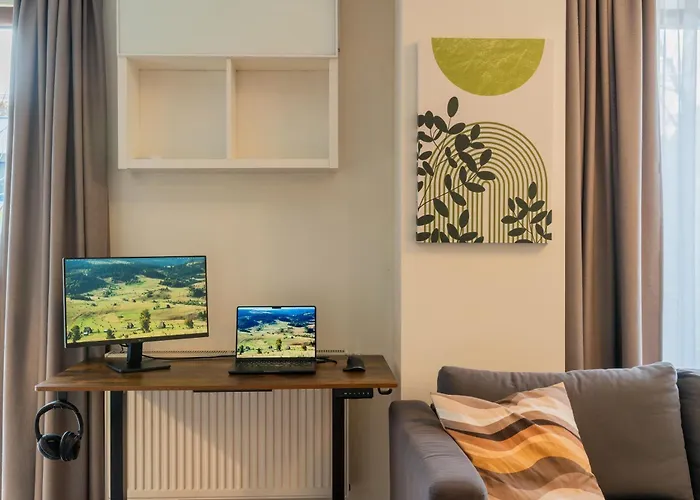 Cozy Semi-central With Free Parking And Workspace Daire *