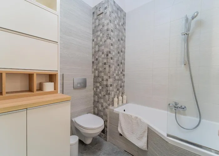 Daire Cozy Semi-central With Free Parking And Workspace