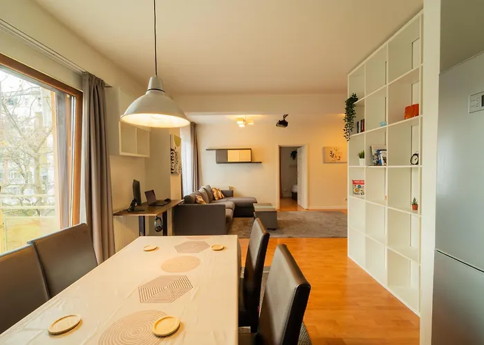 Daire Cozy Semi-central With Free Parking And Workspace