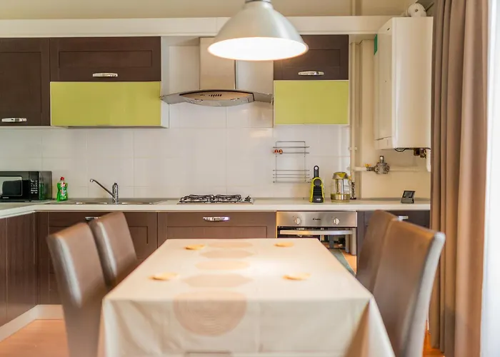 Cozy Semi-central With Free Parking And Workspace Cluj-Napoca